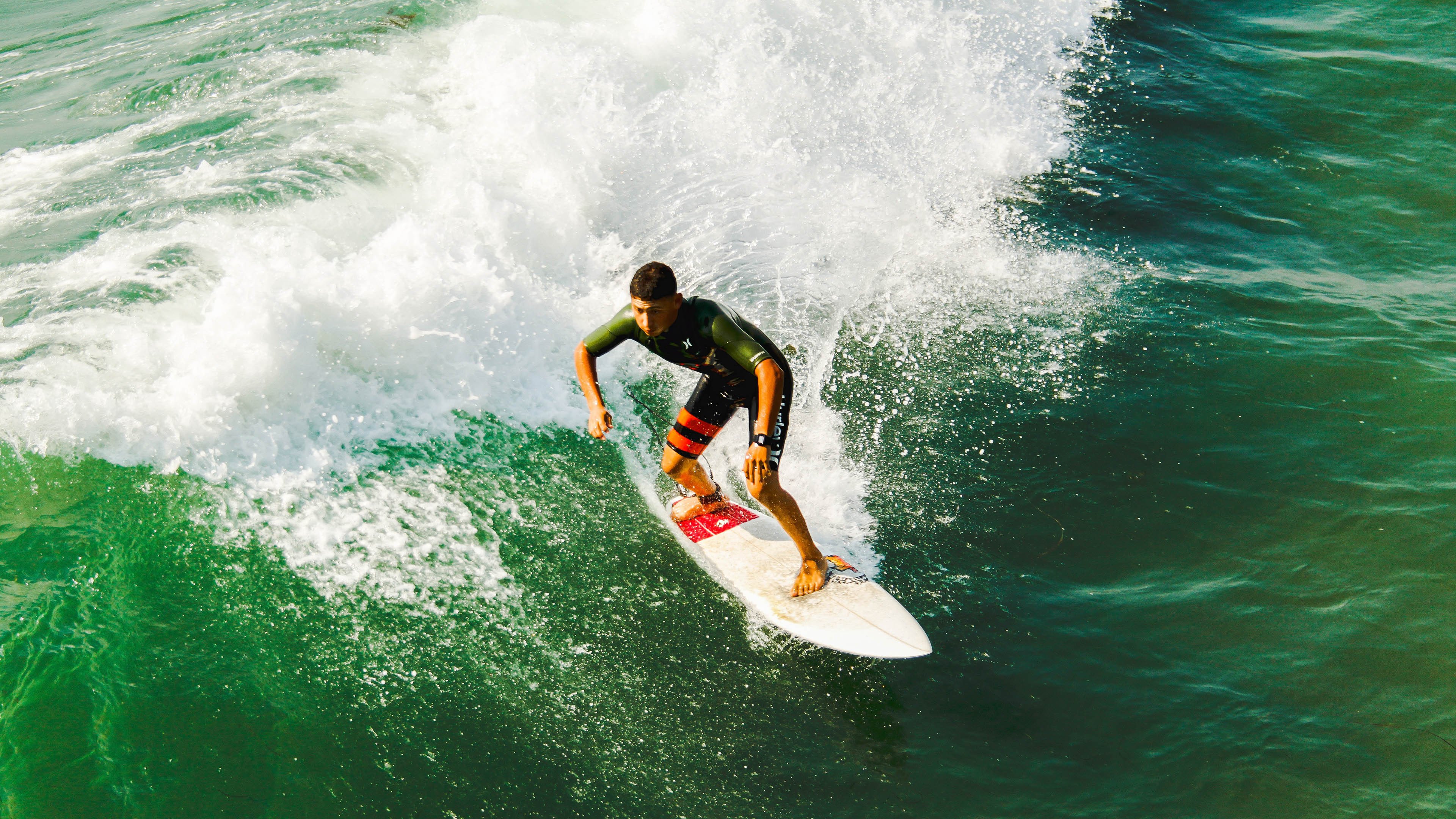 安哥拉对阵阿尔及利亚，格纳布里如何用一粒进球，刷新非洲足球的集体记忆
