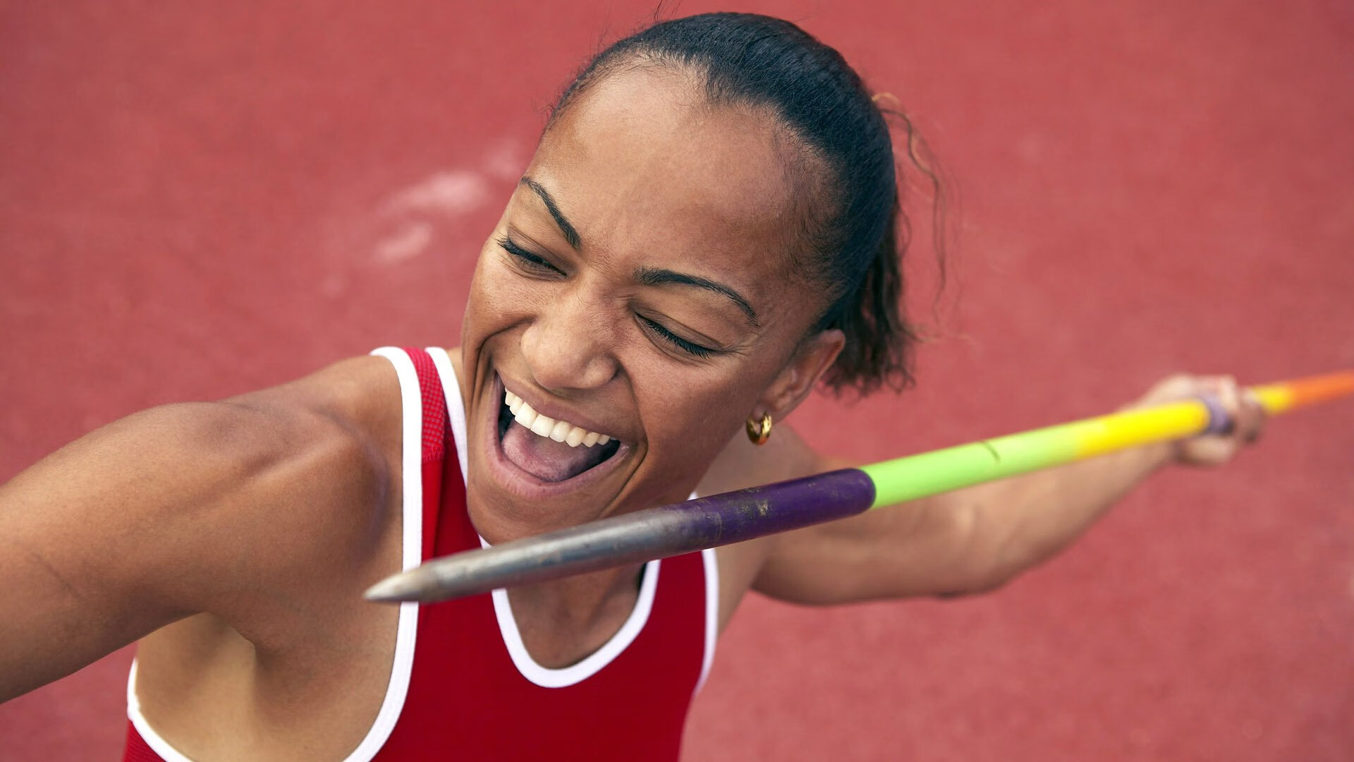 AYX体育赛事-赛道上的孤勇者，勒克莱尔独扛大旗，迈凯伦绝杀红牛二队